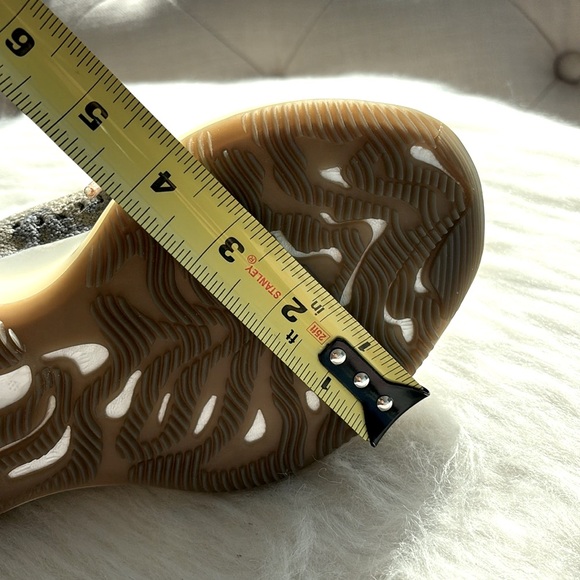 Lightweight Sport Shoes - Picture 9 of 9